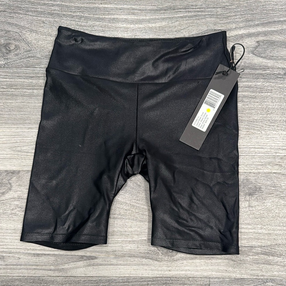 Noli Yoga. Liquid Biker Short.